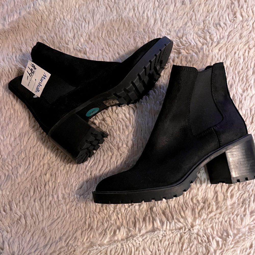 🌟Stunning•NWT•Black Nubuck/Leather•Suede•Vince Camuto•Chelsea Boots•Size8🌟